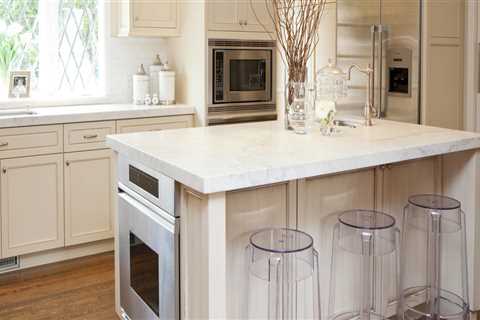 Should kitchen cabinets be white or off white?