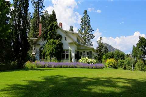 From Drab To Fab: How Lawn Care Service In Northern Virginia Can Revitalize Your Front Yard..