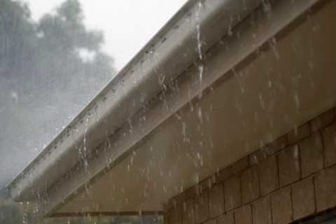 How Do You Stop A Leaking Roof During Heavy Rain?