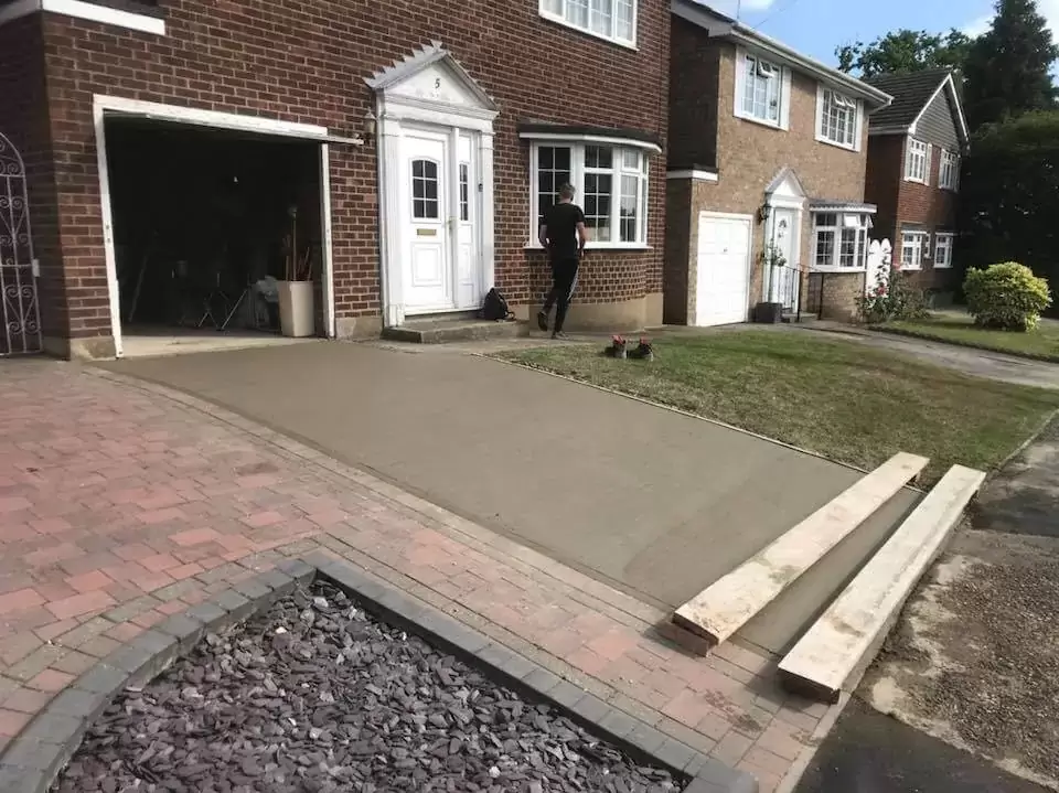 Can You Pour A Driveway With Bagged Concrete?