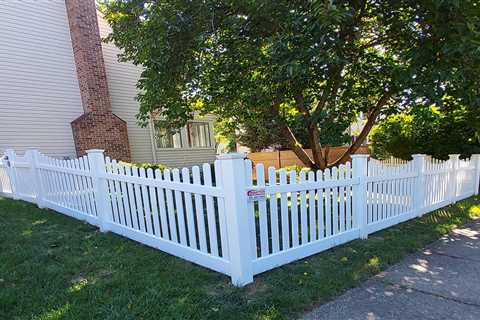 The Pros & Cons of a DIY Fence Installation