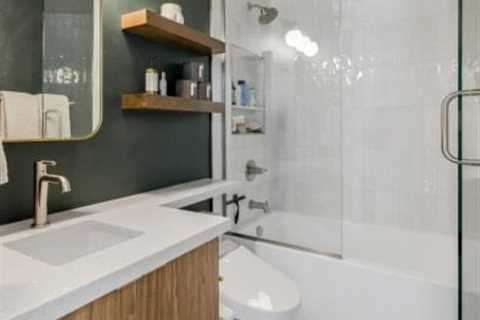 The Elegance of Frameless Shower Doors: Enhancing Modern Bathrooms