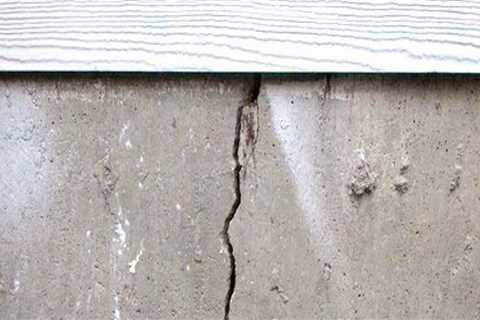 When should i be worried about foundation cracks?