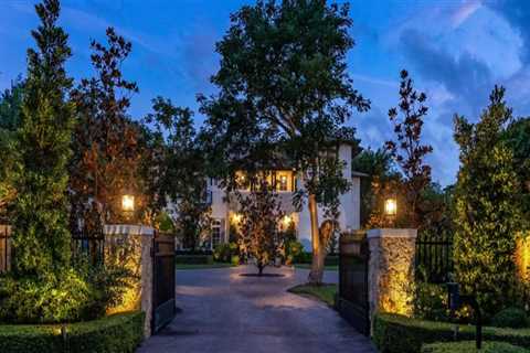 Lawn Care 101: Why Outdoor Lighting Is A Game Changer For Greater Orlando Homeowners