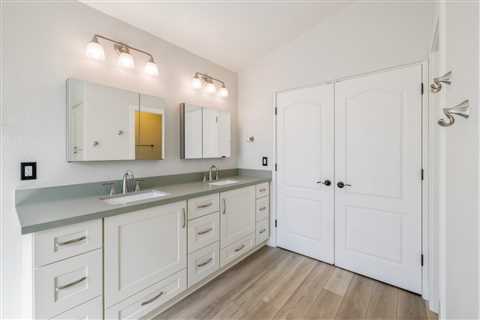 Illuminating Spaces: A Guide to Master Bathroom Lighting Choices