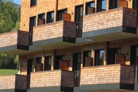 An Overview of Wood Shakes and Shingles for Roofing and Construction